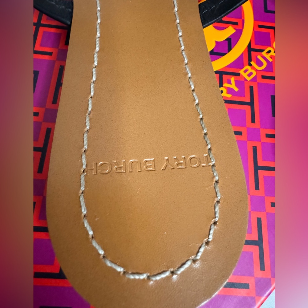 Tory Butch Mini Miller Thong Sandal Black Signature Logo size 5.5 - Picture 12 of 14
